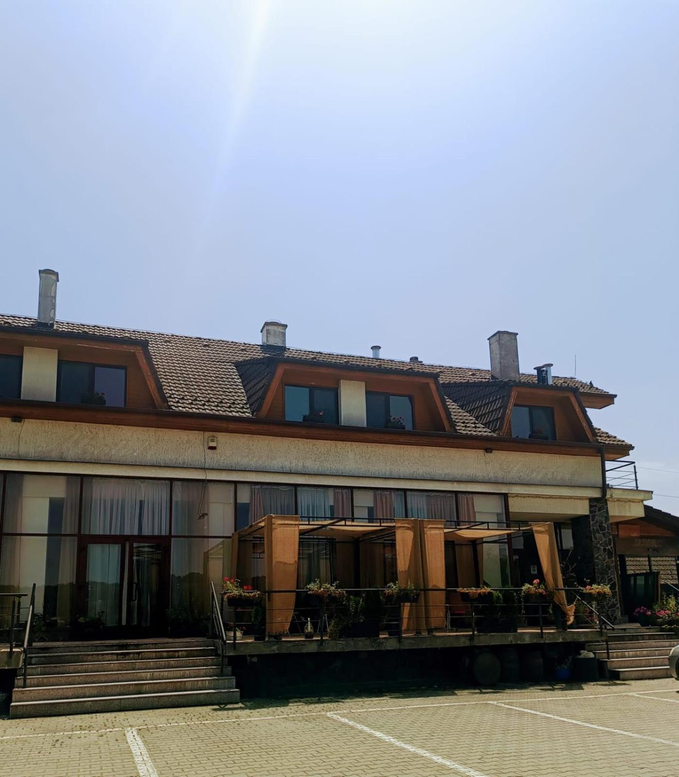 La Cuib Cristian Sibiu Hotell Exteriör bild