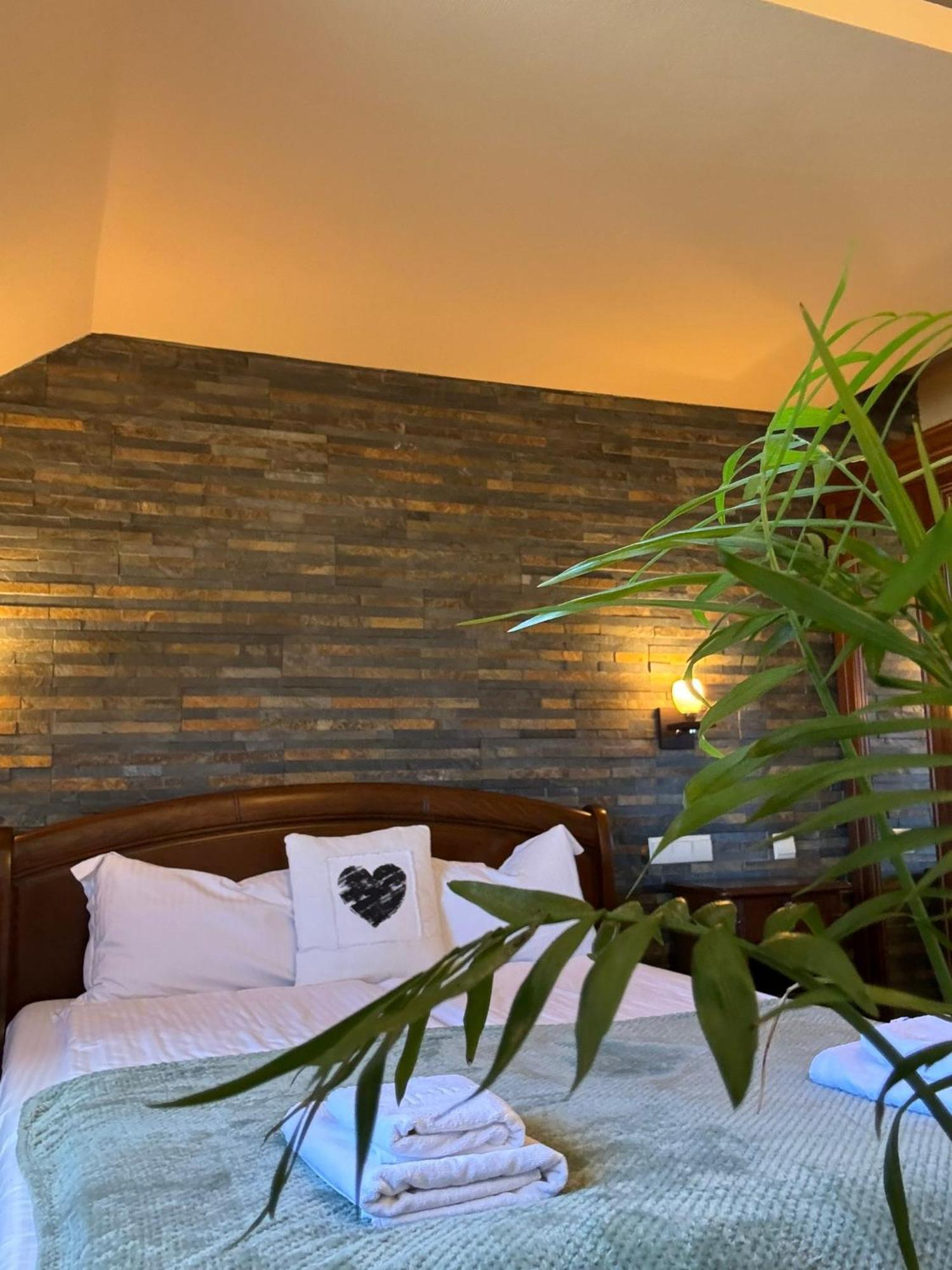 La Cuib Cristian Sibiu Hotell Exteriör bild